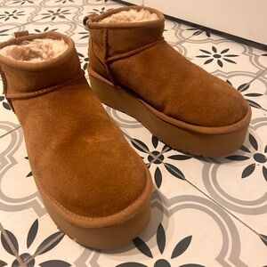 UGG - Classic Ultra Mini Platform - Chestnut